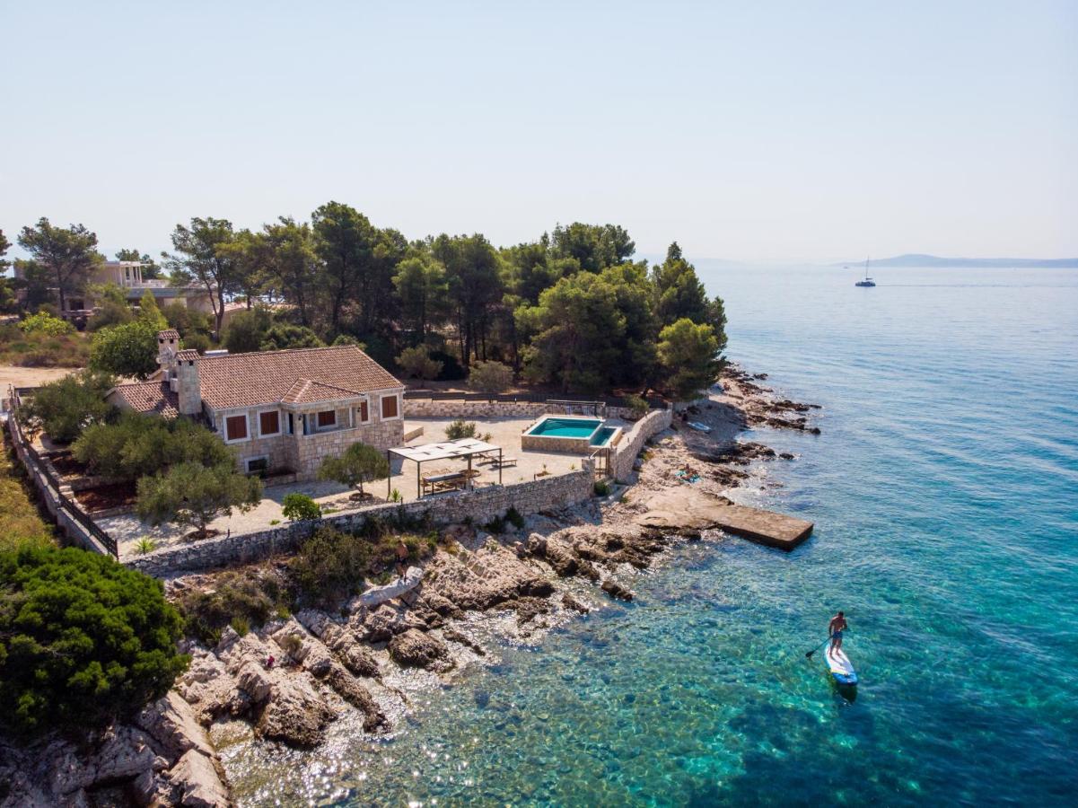 Villa Rudini With Heated Pool Okrug Gornji Kültér fotó