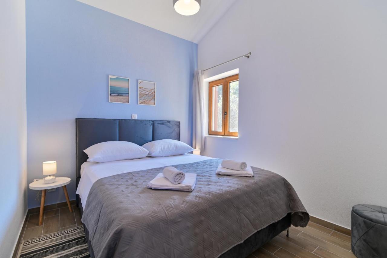 Villa Rudini With Heated Pool Okrug Gornji Kültér fotó