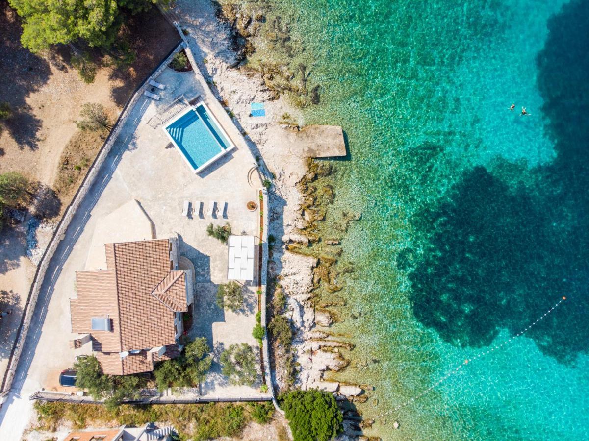 Villa Rudini With Heated Pool Okrug Gornji Kültér fotó