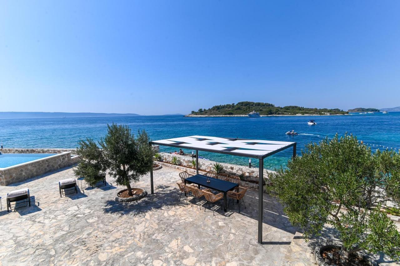 Villa Rudini With Heated Pool Okrug Gornji Kültér fotó