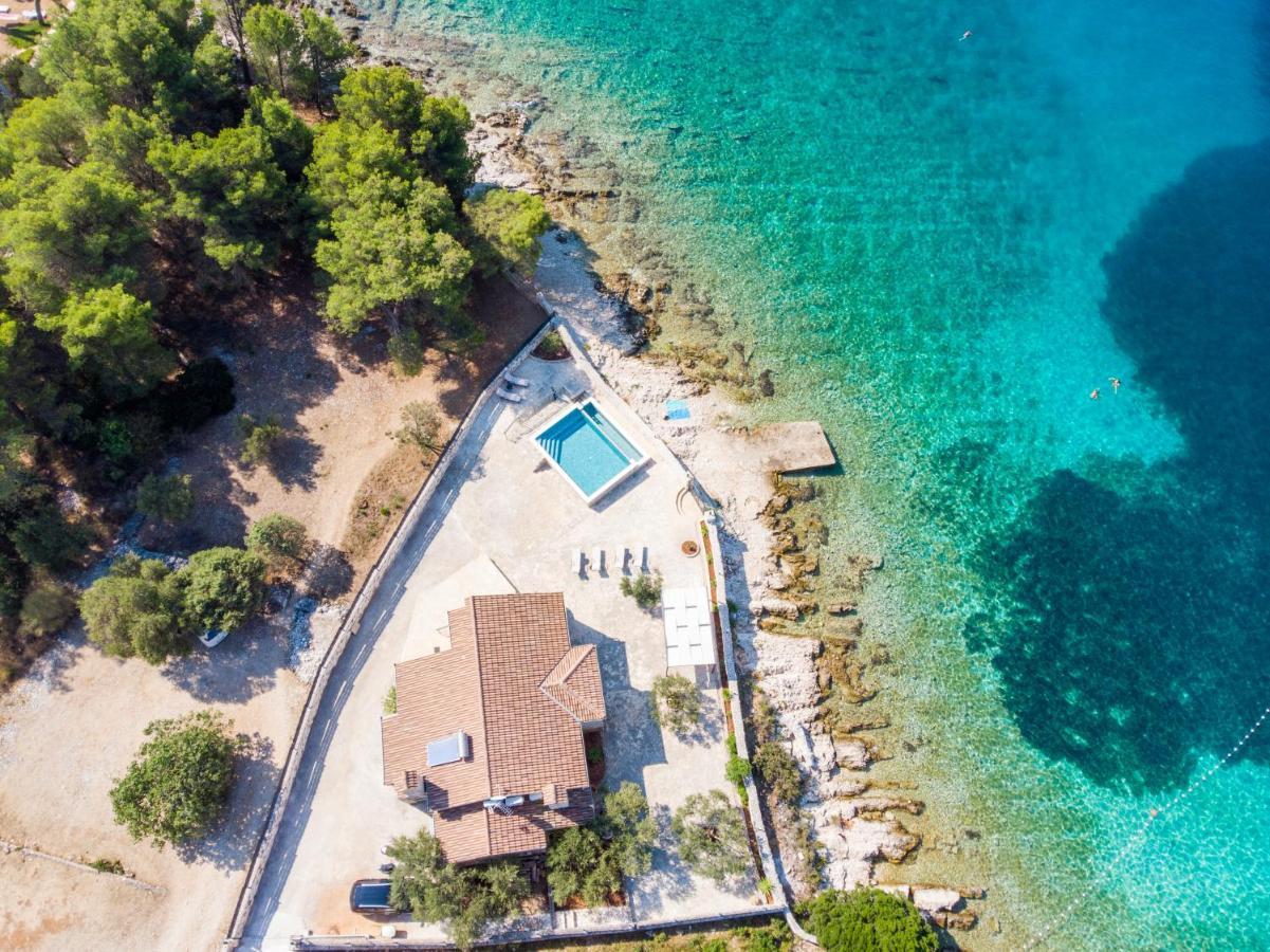 Villa Rudini With Heated Pool Okrug Gornji Kültér fotó