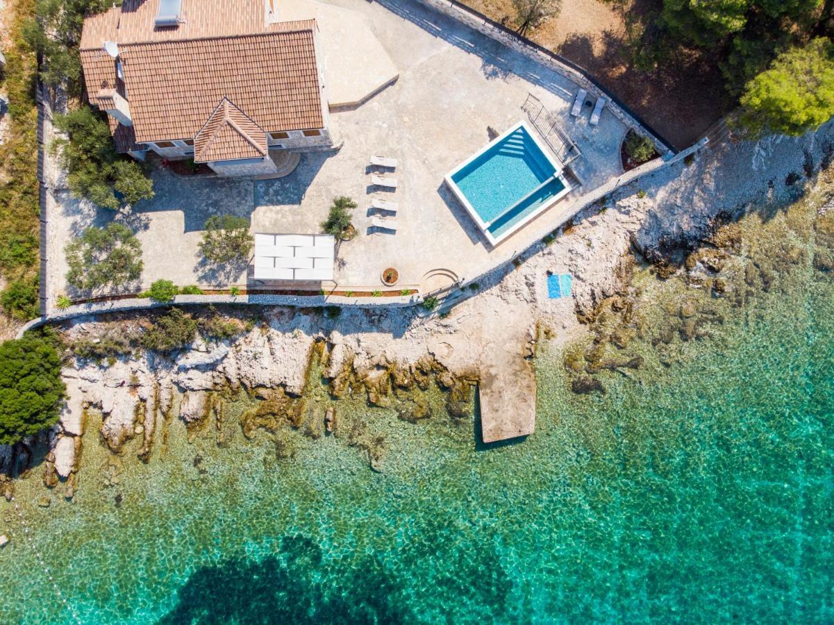 Villa Rudini With Heated Pool Okrug Gornji Kültér fotó