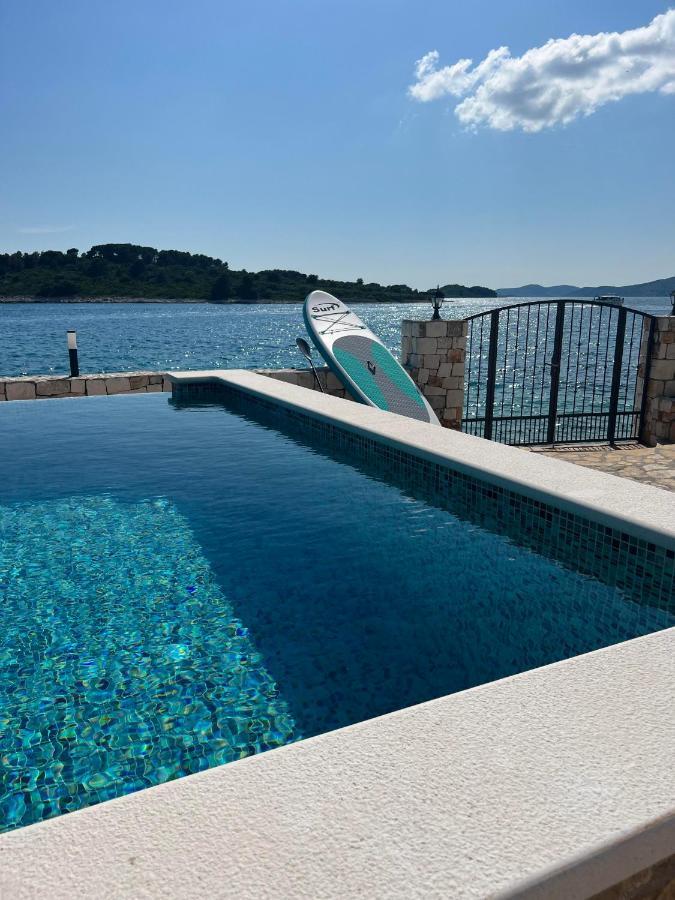 Villa Rudini With Heated Pool Okrug Gornji Kültér fotó
